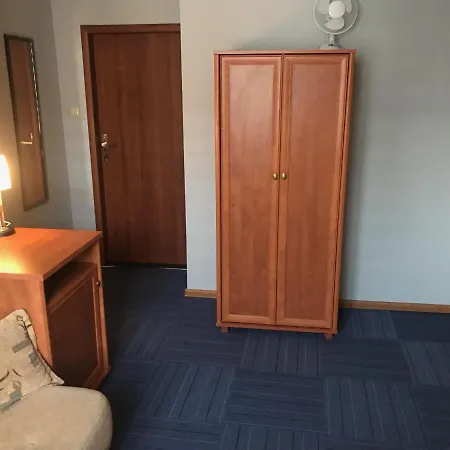 Pensjonat Polaris B&b-kameralne, Rodzinne I Z Basenem