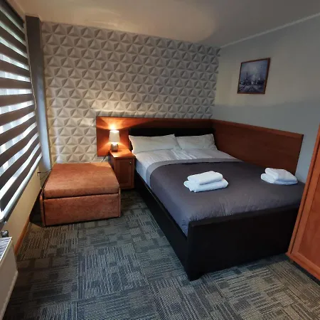 Pensjonat Polaris B&b-kameralne, Rodzinne Pokoje I Domki Z Basenem Krynica Morska
