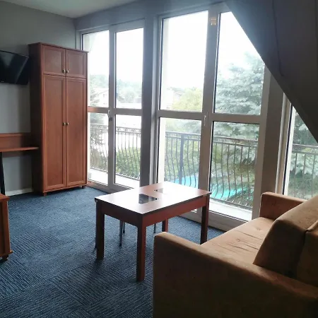 Polaris B&b-kameralne, Rodzinne Pokoje I Domki Z Basenem Pensjonat Krynica Morska