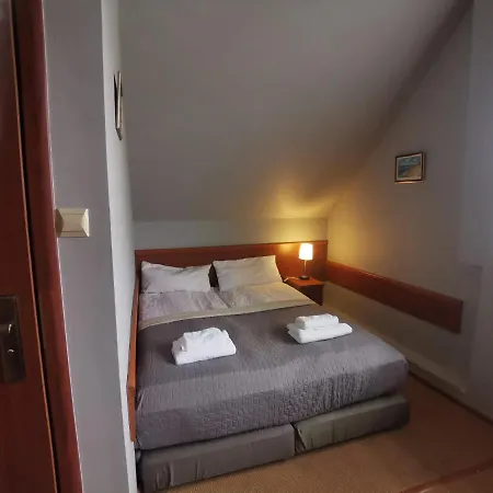 Polaris B&b-kameralne, Rodzinne I Z Basenem