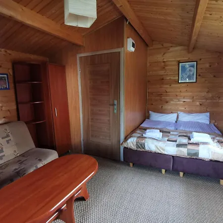 Polaris B&b-kameralne, Rodzinne Pokoje I Domki Z Basenem