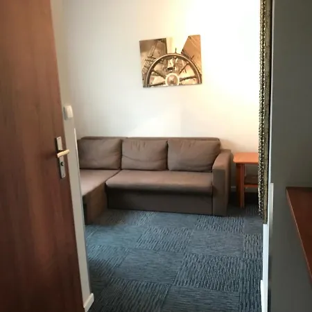 Polaris B&b-kameralne, Rodzinne Pokoje I Domki Z Basenem Krynica Morska