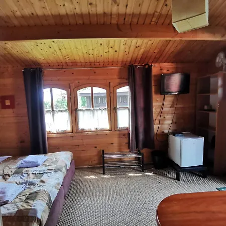 Pensjonat Polaris B&b-kameralne, Rodzinne Pokoje I Domki Z Basenem Krynica Morska