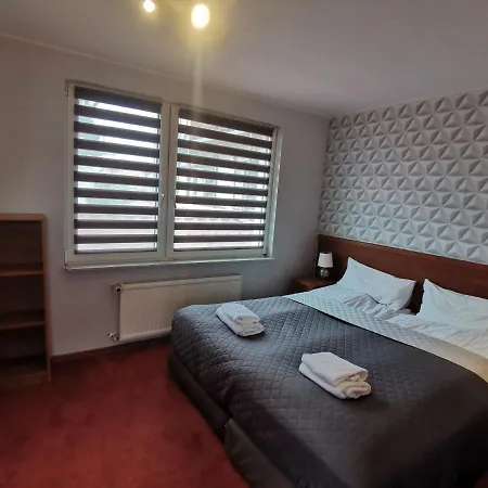 Polaris B&b-kameralne, Rodzinne Pokoje I Domki Z Basenem Krynica Morska