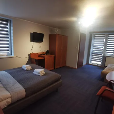 Polaris B&b-kameralne, Rodzinne Pokoje I Domki Z Basenem Pensjonat 3*