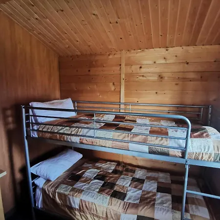 Pensjonat Polaris B&b-kameralne, Rodzinne Pokoje I Domki Z Basenem