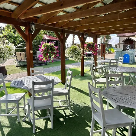 Polaris B&b-kameralne, Rodzinne Pokoje I Domki Z Basenem Krynica Morska