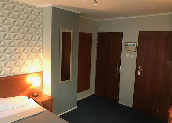 Pensjonat Polaris B&b-kameralne, Rodzinne I Z Basenem