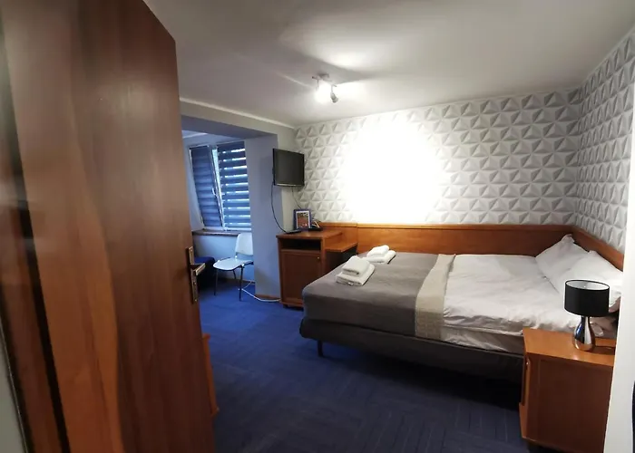 Polaris B&b-kameralne, Rodzinne I Z Basenem Pensjonat 3*